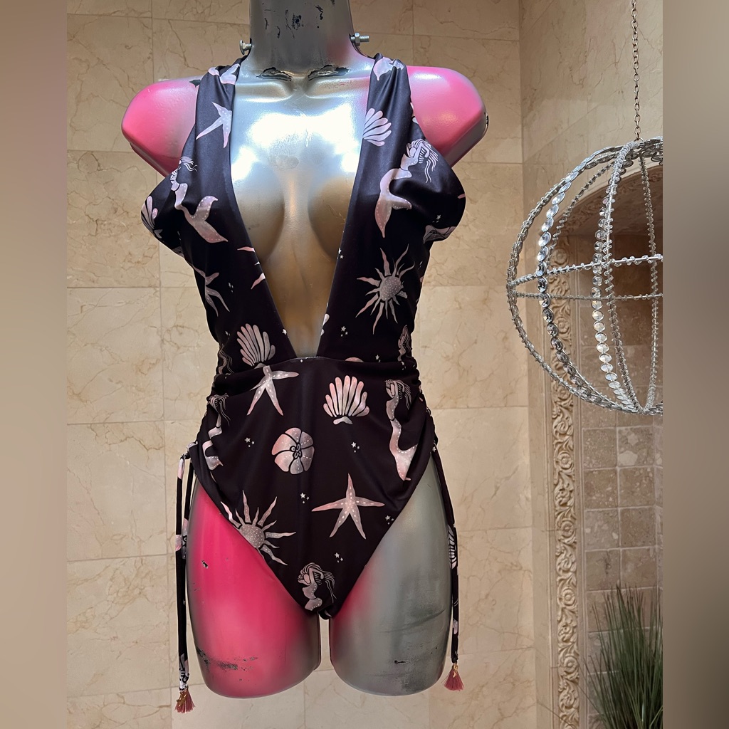 Medium Shell Swimsuit 751